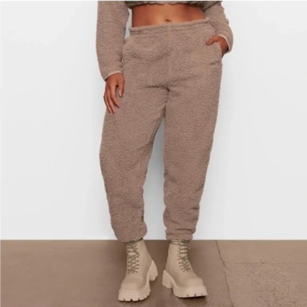 SKIMS Sherpa Jogger - Desert - S - Picture 3 of 4